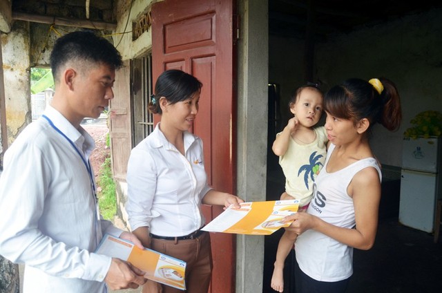 
Đội ngũ CTV dân số tỉnh Quảng Ninh đến tận từng gia đình vận động chính sách dân số. Ảnh: TL
