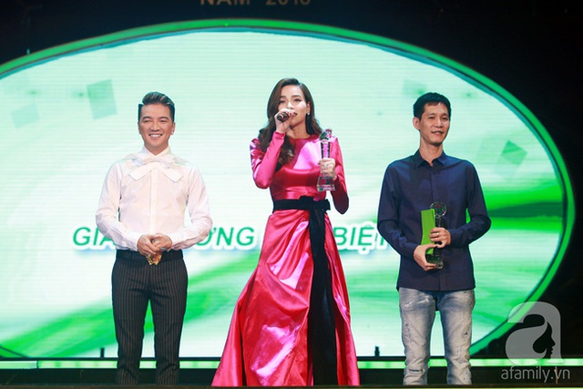 
Hồ Ngọc Hà nhận giải thưởng đặc biệt với dự án Love songs.
