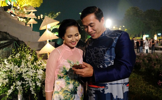 Họ được xem là một trong số ít những cặp vợ chồng có hạnh phúc lâu bền nhất làng giải trí Việt khi đã có hơn 40 năm gắn bó.
