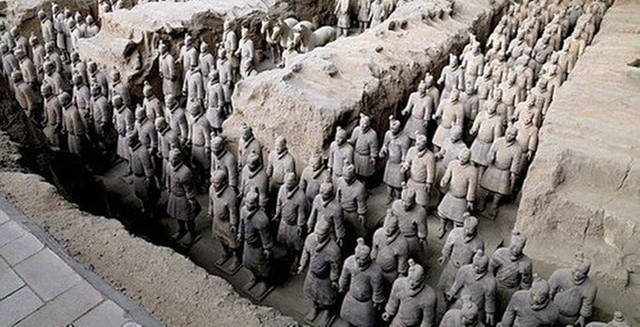 Các đội binh mã gốm được phát hiện bên trong Lăng mộ Tần Thủy Hoàng. Ảnh: T.L