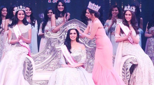 
Khoảnh khắc đăng quang của tân Hoa hậu Ấn Độ Manushi Chhilla
