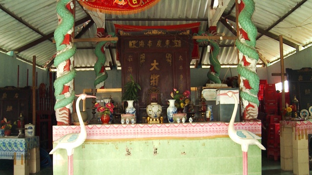 
Đền thờ Nghinh Ông ở Cồn Bửng, Thạnh Phú. Ảnh: Chu Phương
