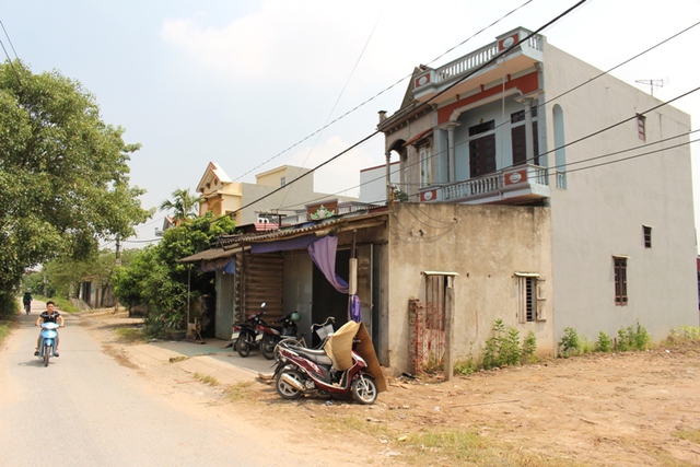 
Ngôi nhà buồn ảm đạm của gia đình nạn nhân tại thôn Chi Đoan, xã Cộng Hòa. Ảnh: Đ.Tùy

