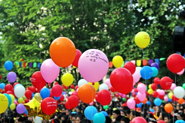 Một năm học mới bắt đầu, mỗi học sinh lại mang trong m&igrave;nh những quyết t&acirc;m, những mục ti&ecirc;u để phấn đấu. Con ước con c&oacute; thể thi v&agrave;o trường Amsterdam l&agrave; mong ước cũng l&agrave; quyết t&acirc;m phấn đấu của c&ocirc; học tr&ograve; nhỏ trường THCS Giảng V&otilde;. Hy vọng rằng ước mơ ấy c&oacute; thể sớm th&agrave;nh hiện thực v&agrave; bay cao, bay xa hơn nữa.