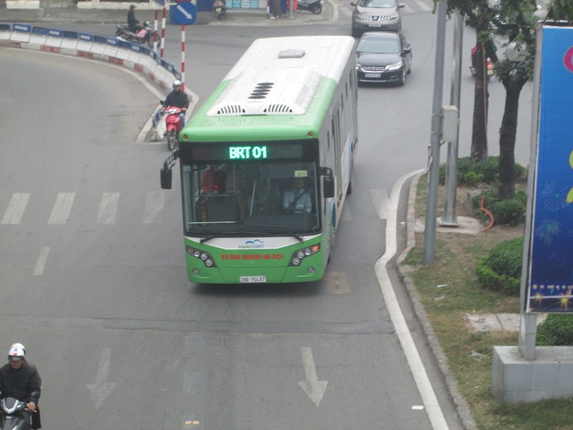 
Đường thông thoáng, buýt nhanh dễ dàng di chuyển.
