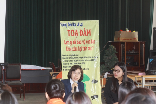 
Bà Phan Lan Hương, chuyên gia bảo vệ, chăm sóc trẻ em thuộc Bộ LĐTB&XH cho rằng, các bậc phụ huynh cần trang bị đầy đủ kiến thức về giới tính. Ảnh: X.Thắng
