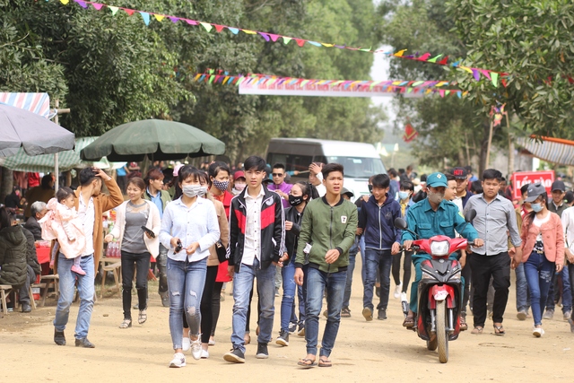 
Chùa Phủ Na hay còn gọi là Na Sơn Động Phủ nằm trên địa bàn xã Xuân Du, huyện Như Thanh ra đời vào năm 1909, được xây dựng theo kiến trúc thời Nguyễn và đã được Nhà nước công nhận là Di tích lịch sử văn hoá và thắng cảnh ngày 28/01/1993.
