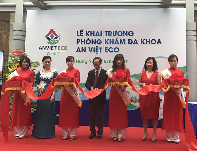 
Trong dịp khai trương, Phòng khám Đa khoa An Việt Eco tiến hành nhiều hoạt động thăm khám miễn phí
