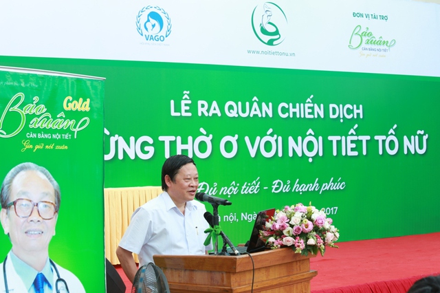 GS.TS Nguyễn Viết Tiến – Thứ trưởng Bộ Y tế - Chủ tịch Hội phụ sản Việt Nam kêu gọi “chị em đừng thờ ơ với nội tiết tố nữ”.
