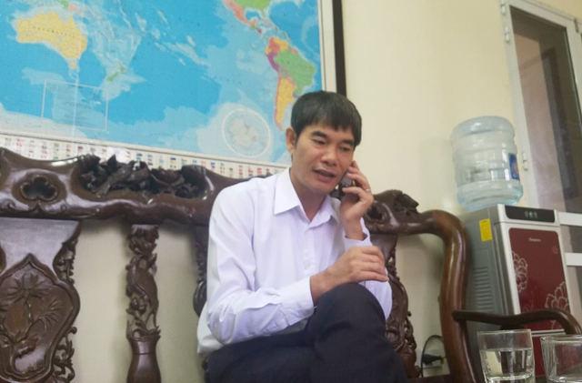 
Ông Nguyễn Hữu Vỵ - Chủ tịch UBND xã Tân Triều trong buổi làm việc với PV Báo Gia đình & Xã hội.     Ảnh: Đông An
