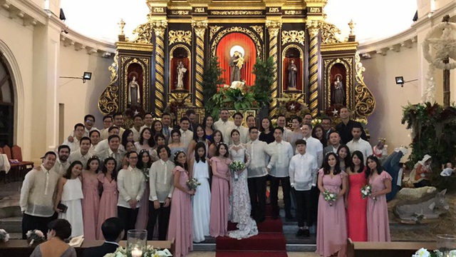 
Hôn lễ của cặp đôi Stephanie Nguyen - Martin Uy được cử hành theo nghi thức công giáo.
