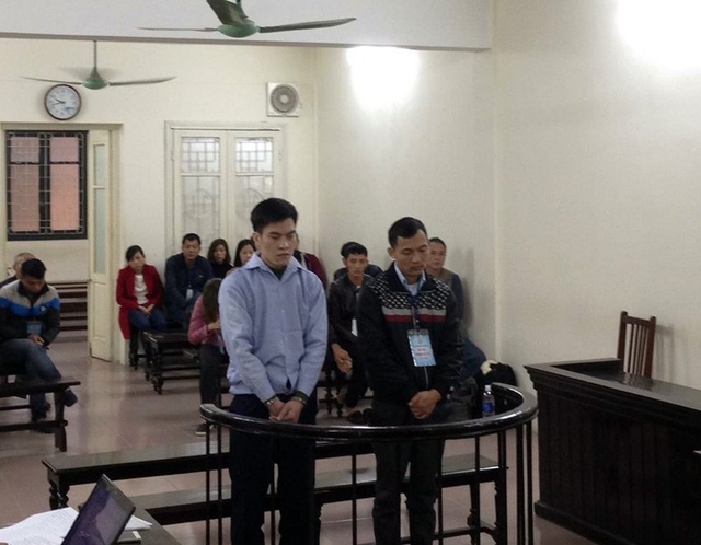 C&aacute;c bị c&aacute;o trước v&agrave;nh m&oacute;ng ngựa