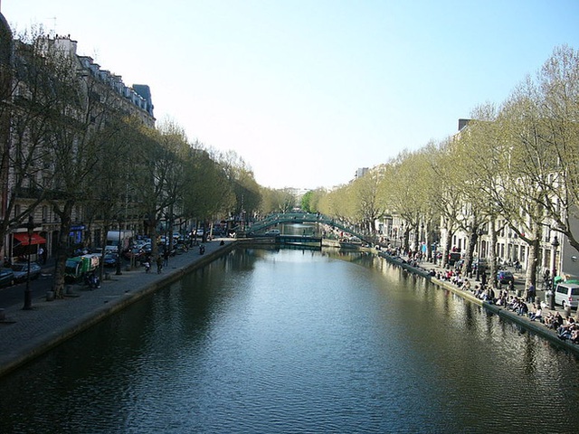 
Kênh đào Saint-Martin (Canal Saint-Martin) dài 4,5 km nằm ở thủ đô Paris.
