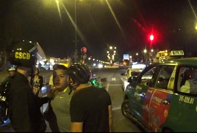 Nghi phạm cướp taxi bị bắt giữ. Ảnh: C&ocirc;ng an cung cấp.