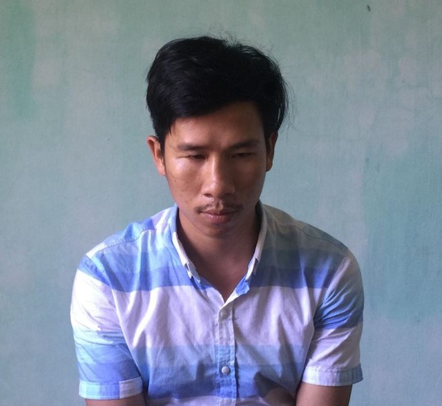 Nghi phạm bị c&ocirc;ng an bắt giữ. Ảnh:T.H.