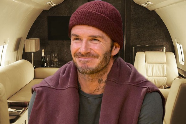 
David Beckham bị khơi chuyện đòi ngồi phi cơ riêng gần nửa tỷ đồng để xuất hiện trong một chương trình của đài BBC vào năm 2015.
