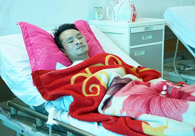 Anh Sơn được cấp cứu tại Bệnh viện đa khoa tỉnh Bắc Ninh. Ảnh: Hoàng Như.