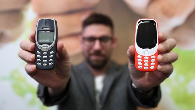 Chiếc điện thoại xưa cũ Nokia 3310 đang tạo ra cơn sốt mới trên thị trường. Ảnh: Mashable.