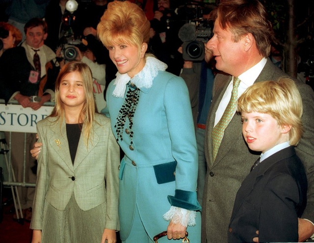 
Ivanka Marie Trump (30/10/1981) là ái nữ duy nhất của Tổng thống Donald Trump và người vợ đầu tiên - bà Ivana Zelníčková. Cô có một anh, một em ruột là Donald Jr. (39 tuổi) và Eric (33 tuổi). Ảnh: AP.
