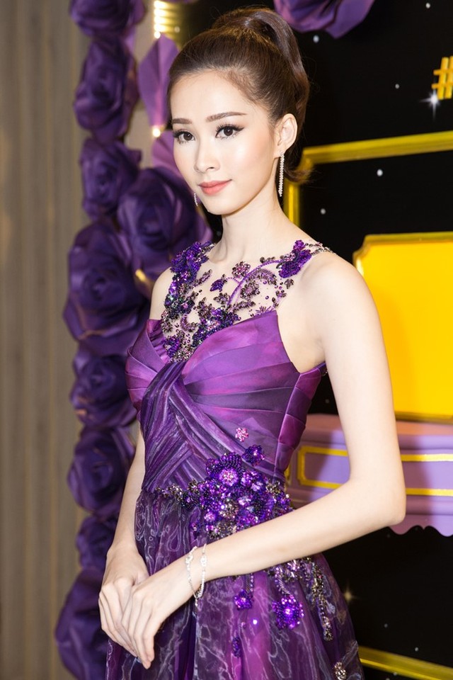 
Hoa hậu diện đầm tím nổi bật ở chương trình dành cho phái đẹp. Ảnh: Hải Nguyễn.
