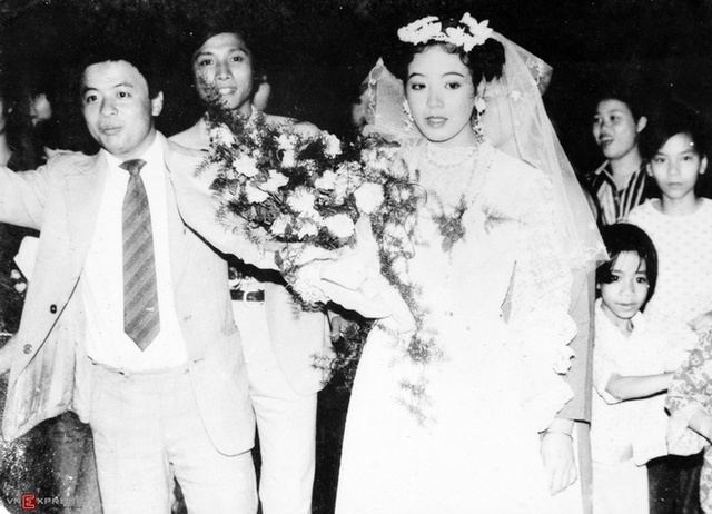 Chiều Xuân yêu và kết hôn với nhạc sĩ Đỗ Hồng Quân khi chị mới 20 tuổi đang là sinh viên của trường Sân khấu Điện ảnh
