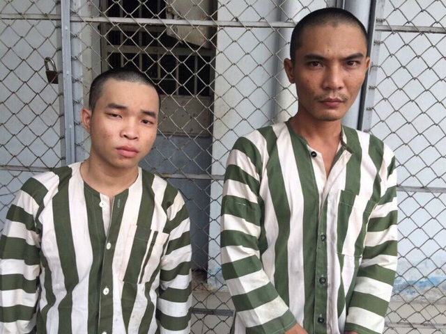 Phạm Văn Hải (trái) và Huỳnh Minh Cọi (phải) tại cơ quan công an