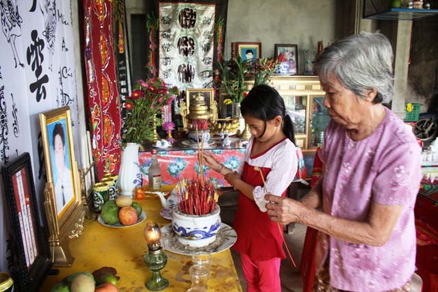 
Màu tang tóc bao trùm ngôi nhà nhỏ.
