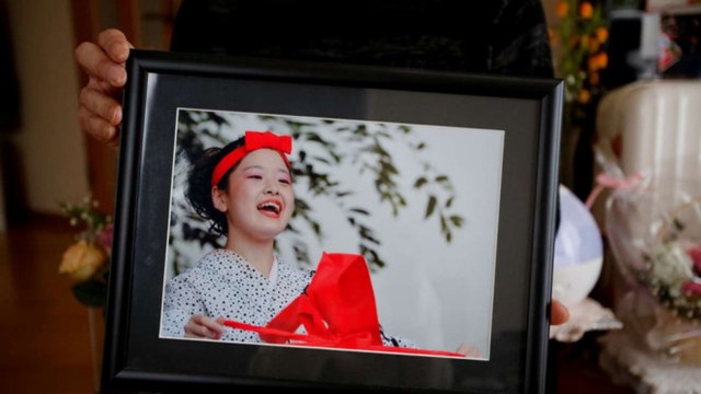 
Rima chọn c&aacute;ch kết th&uacute;c cuộc sống để tho&aacute;t khỏi những tr&ograve; bắt nạt ở trường. Ảnh: Reuters.
