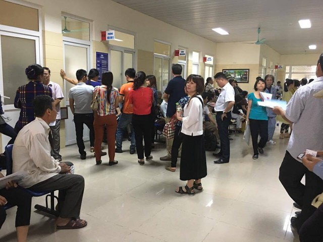 
Bệnh nhân khám ung thư ở Bệnh viện K Tân Triều, Hà Nội.
