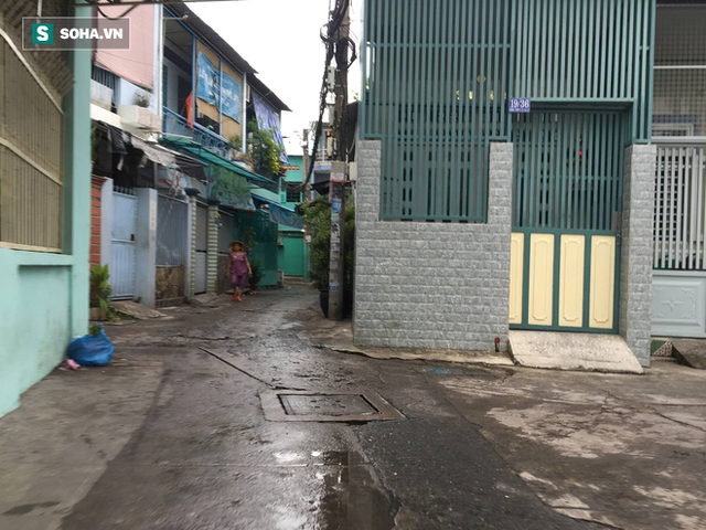 Con hẻm dẫn v&agrave;o ng&ocirc;i nh&agrave; xảy ra vụ việc.