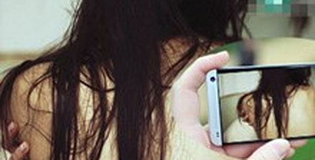 
Tung clip sex người t&igrave;nh l&ecirc;n mạng để trả th&ugrave;. Ảnh minh họa: CTV
