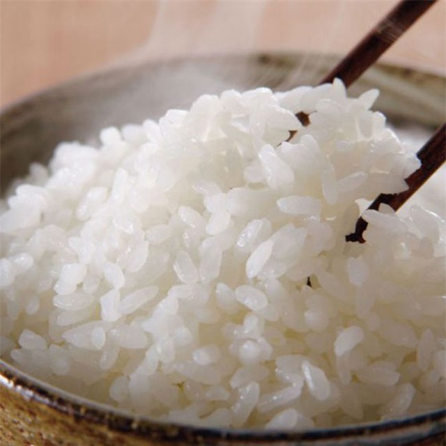 
Sự khác biệt duy nhất giữa gạo nếp và gạo tẻ là do cảm quan của chúng ta về độ dính và độ dẻo. Hai loại gạo này gần như tương đồng về mặt giá trị dinh dưỡng.
