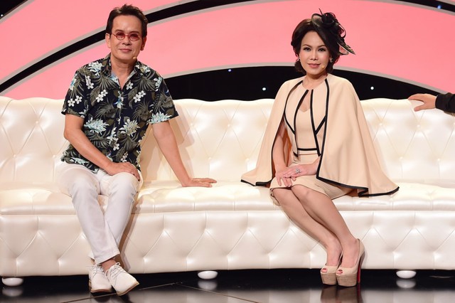 
Nhà sản xuất cho biết cây hài Việt Hương đảm nhân vị trí bình luận viên cùng nhạc sĩ Đức Huy chứ không phải giám khảo.
