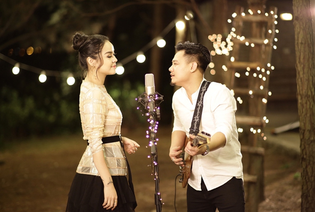 
Sau 1 năm gắn bó, Vũ Hạnh Nguyên và Nguyễn Đức Cường công khai tình yêu bằng MV song ca.

