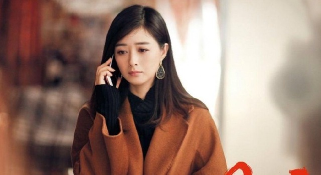 
Tang đ&atilde; phải l&atilde;nh quyết định của bố, trả nợ huyết thống cho em trai trước rồi mới được đi lấy chồng. (Ảnh minh họa)
