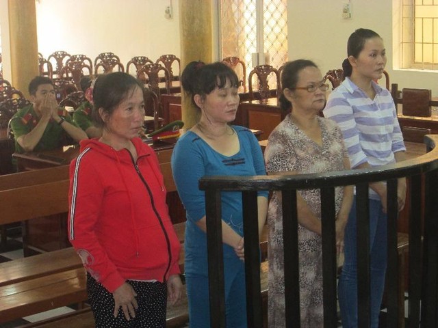 
C&aacute;c bị c&aacute;o tại t&ograve;a
