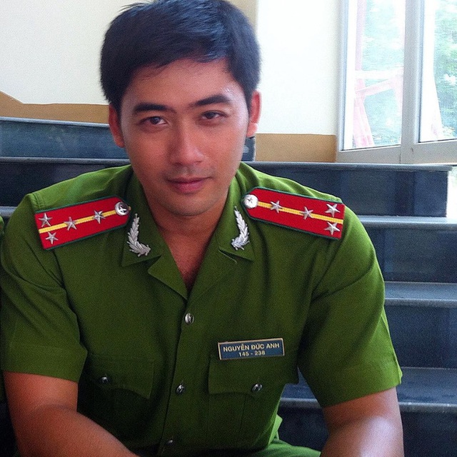 Trước vai gã giang hồ Bảo Ngậu trong phim Người phán xử, Phạm Bảo Anh quen thuộc với khán giả truyền hình qua những vai công an.