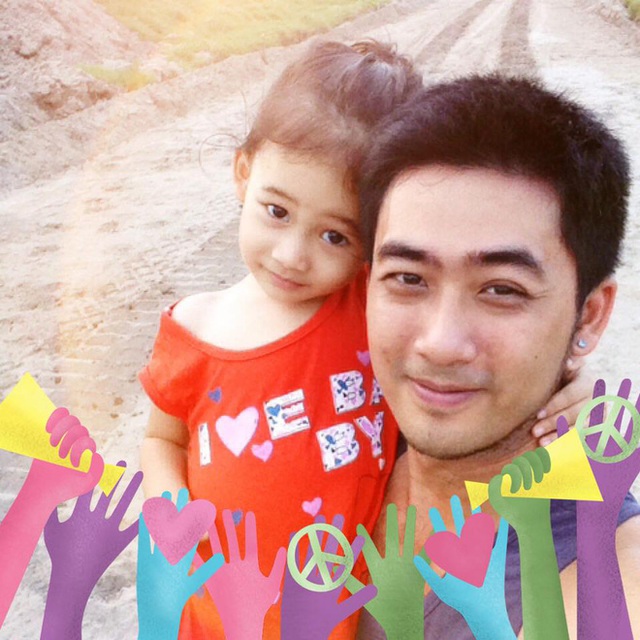 Anh không cảm thấy mình yếu đuối khi khóc vì nhớ con