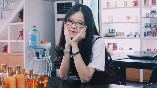 
Linh Ka l&agrave; gương mặt được nhiều người biết đến tr&ecirc;n mạng, đặc biệt l&agrave; thế hệ 10X.
