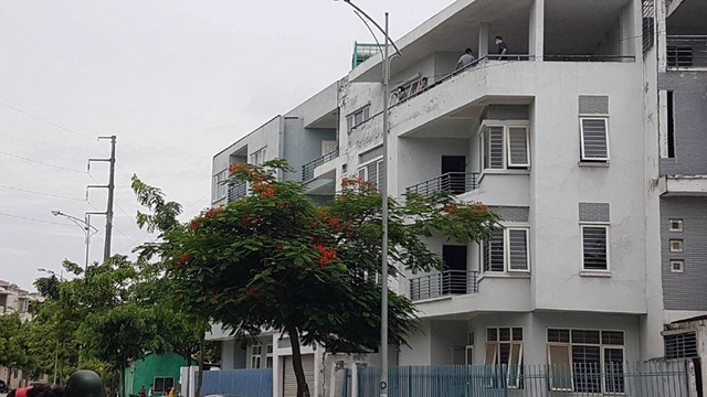 Khu nh&agrave; bỏ hoang, nơi được ph&aacute;t hiện thi thể người đ&agrave;n &ocirc;ng.
