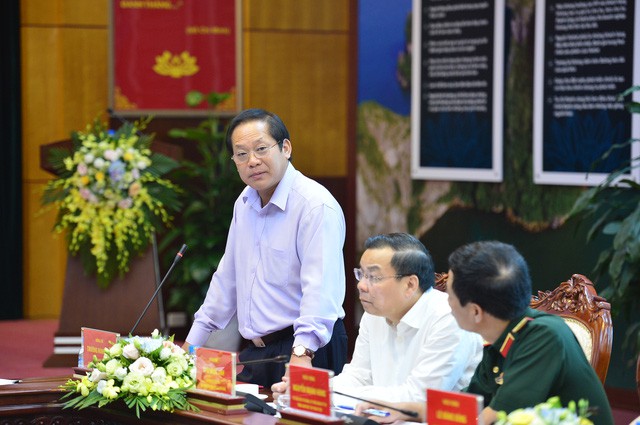 
Bộ trưởng Th&ocirc;ng tin & Truyền th&ocirc;ng Trương Minh Tuấn đ&aacute;nh gi&aacute; cao những đ&oacute;ng g&oacute;p của Viettel ở g&oacute;c độ kinh tế v&agrave; g&oacute;c độ nghi&ecirc;n cứu

