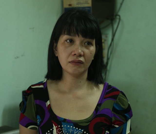 Trịnh Thị B&iacute;ch Tr&acirc;m bị c&ocirc;ng an bắt giữ để l&agrave;m r&otilde; h&agrave;nh vi lừa đảo chiếm đoạt t&agrave;i sản. Ảnh: T.H.