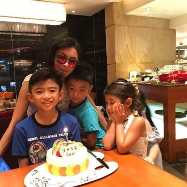 
Tạ Đ&igrave;nh Phong vắng mặt trong sinh nhật con. Ảnh: News
