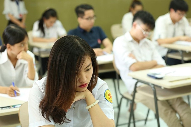 Học phí đại học tăng sẽ là một áp lực lớn với những sinh viên điều kiện kinh tế gia đình không được khá giả. Ảnh: Hải Nguyễn