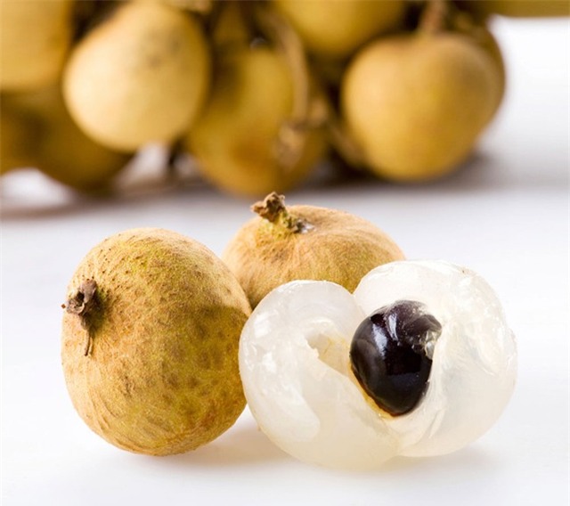 
Nhãn là một loại trái cây phổ biến ở nước ta cũng như miền nhiệt đới nói chung.

