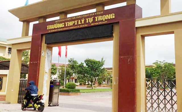 Trường THPT Lý Tự Trọng đã có quy định cấm giáo viên nữ mặc váy khi đến trường.