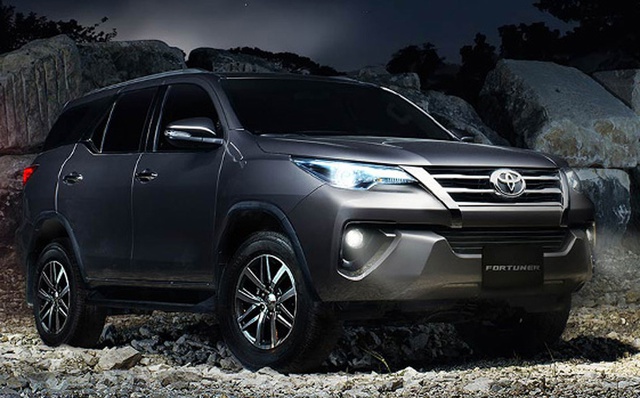 Toyota Fortuner 2017 - mẫu SUV ăn khách nhất thị trường - đã phải xuống nước hạ giá.