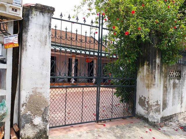 Ng&ocirc;i nh&agrave; b&agrave; ngoại của b&eacute; Minh sinh sống.