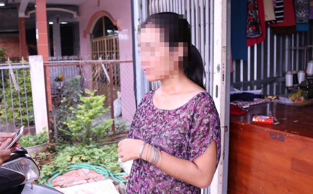 Chị L. chia sẻ với PV. Ảnh: Việt Dũng.