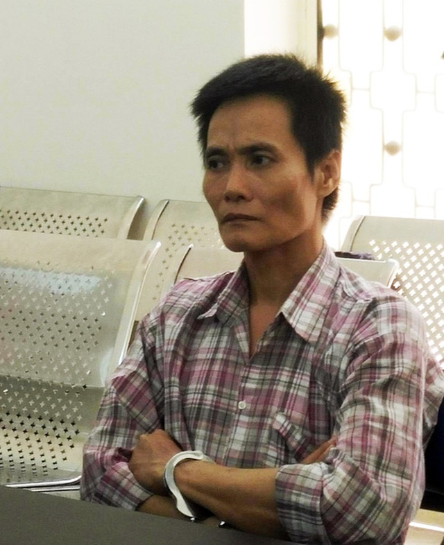 
Bị c&aacute;o Trần Văn Đức tại phi&ecirc;n t&ograve;a.
